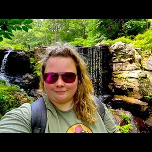 Meet your Posher, Devan